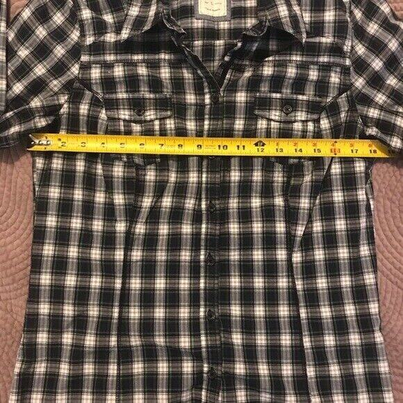 3/$20 Old Navy Women's Large Button Up Plaid Shirt Roll Tab Sleeves Collared - Picture 7 of 9